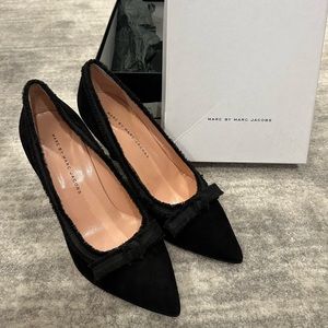 Marc Jacobs Black Suede Pumps (39) *brand new, unworn*